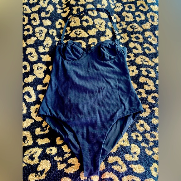 Size L black scalloped halter Marysia one piece bathing suit - Picture 2 of 8